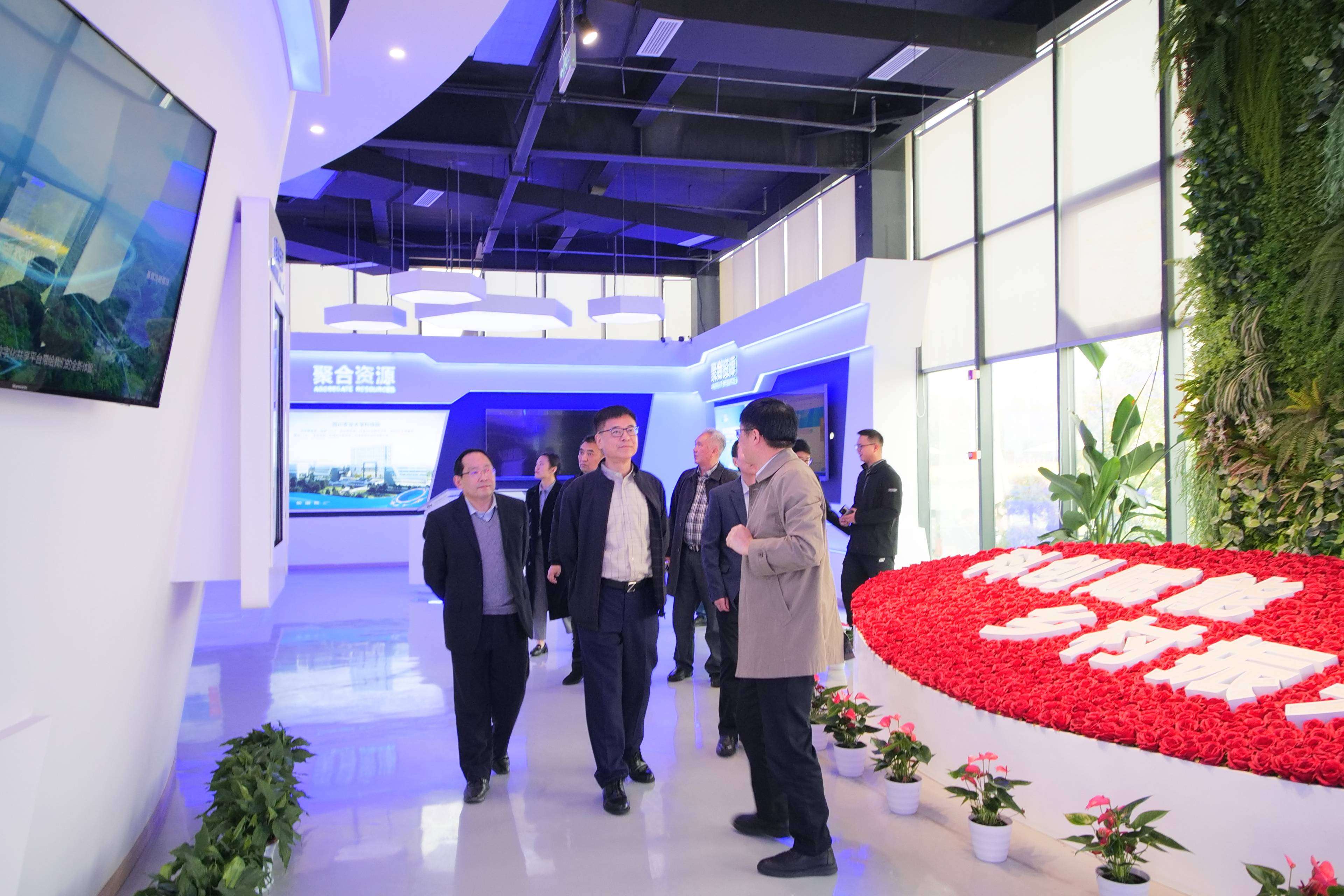  四川省乡村发展联合会一行莅临川农牛科创农庄