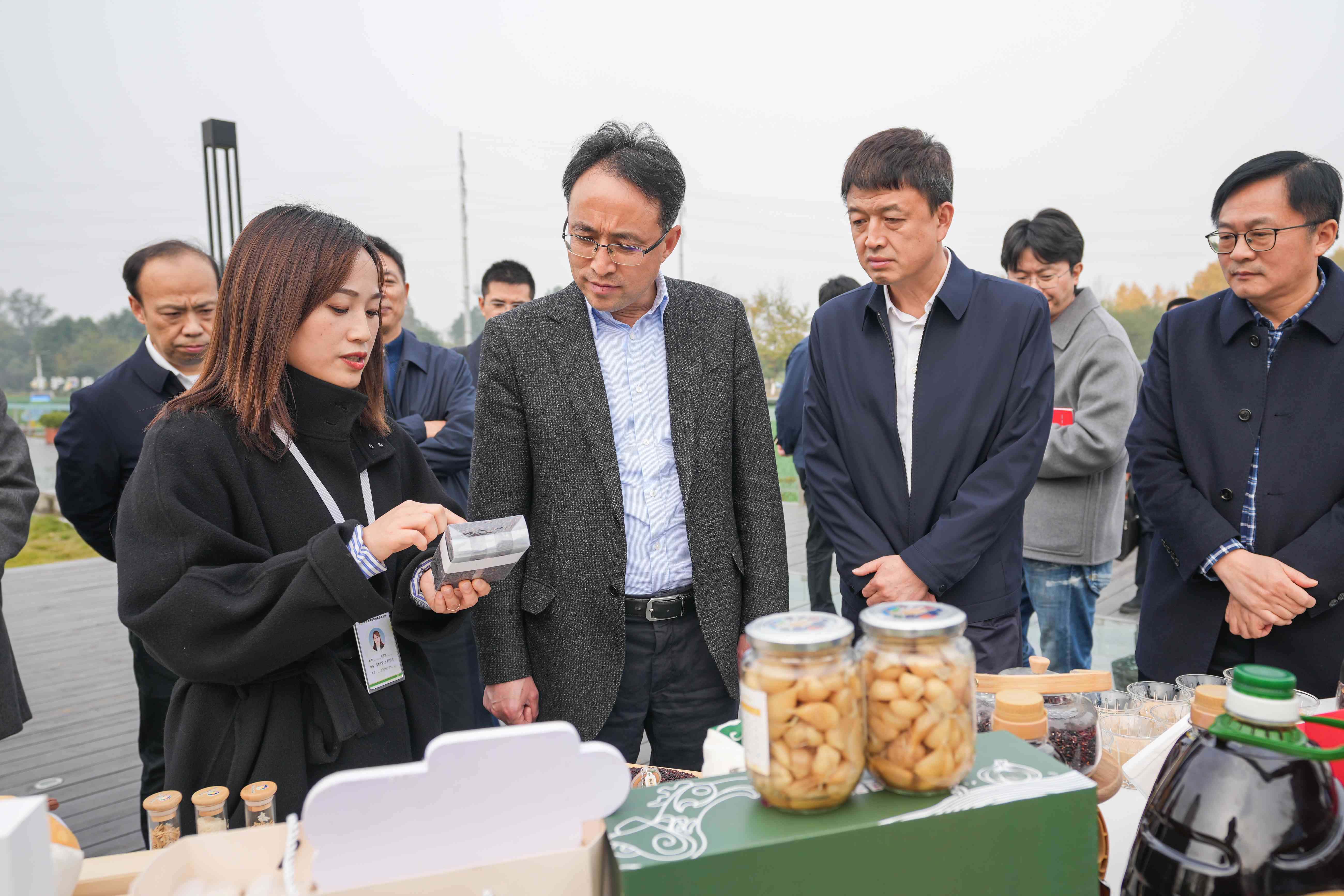 市委副书记陈彦夫一行前往温江区、金牛区调研