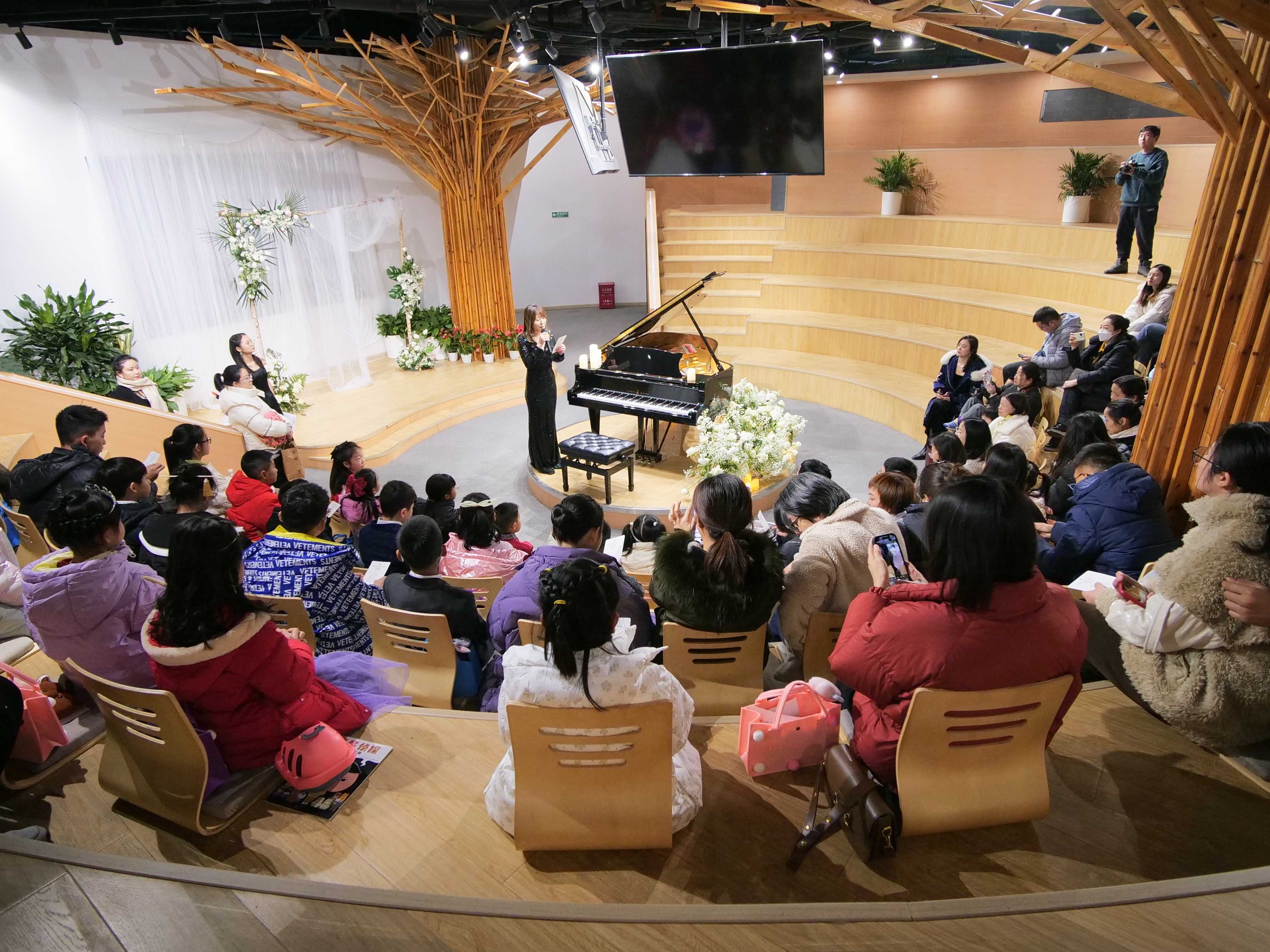 &ldquo;世界荒诞无边，还好「爱」拯救一切&rdquo;主题音乐会在川农牛科创农庄成功举办！