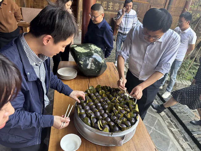 助力乡村打造爆款农产品!成都市乡村振兴专家人才服务团在线&ldquo;接单&rdquo;