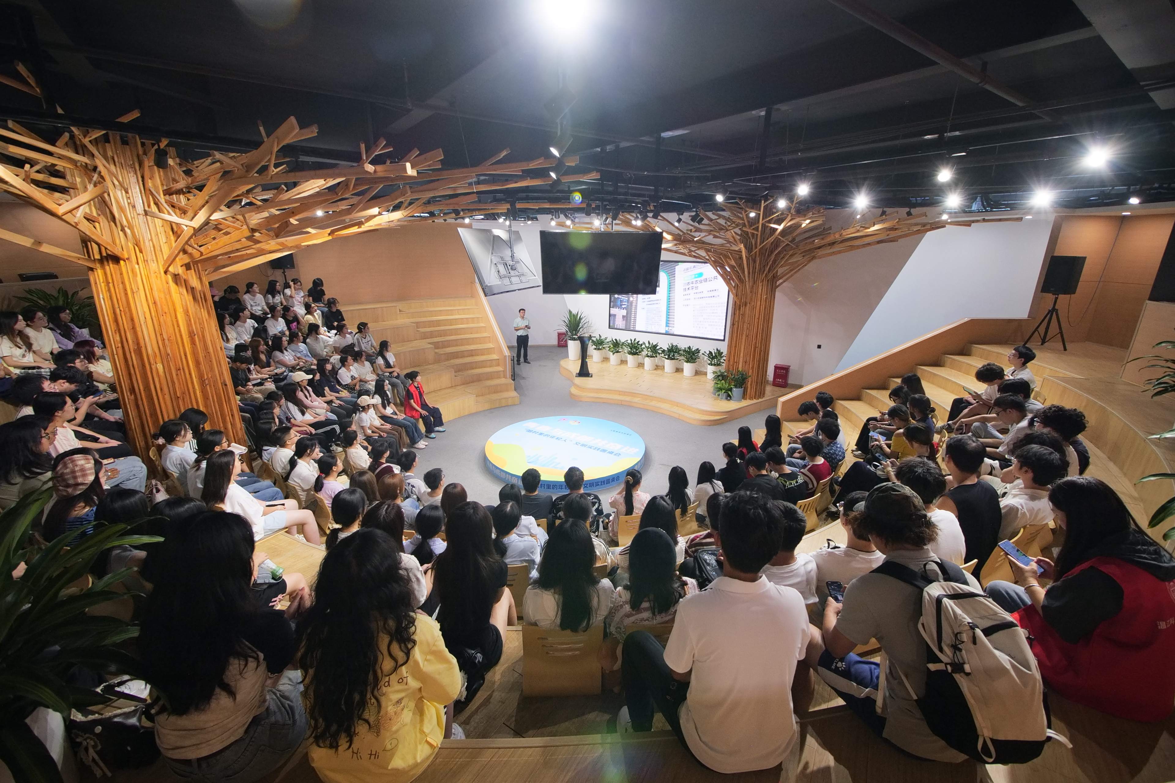 &ldquo;探秘农业&middot;解码黑甜玉&rdquo;青少年研学活动在川农牛科创农庄成功举办！